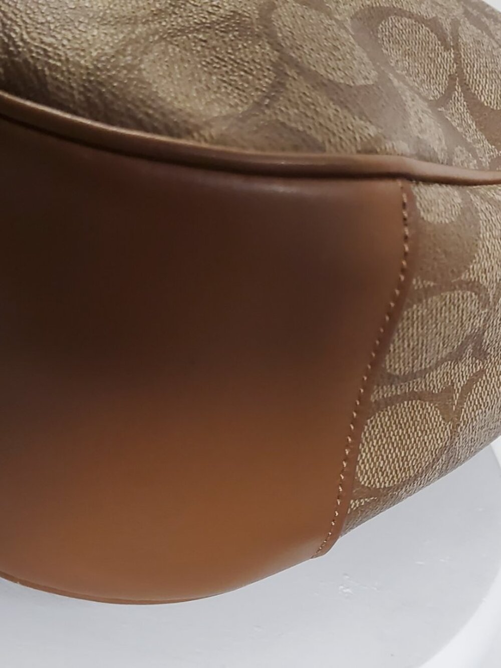 27. Coach Brown Signature Logo Zip Top Shoulder Bag Gold Hardware Inner Pockets - Picture 5 of 8